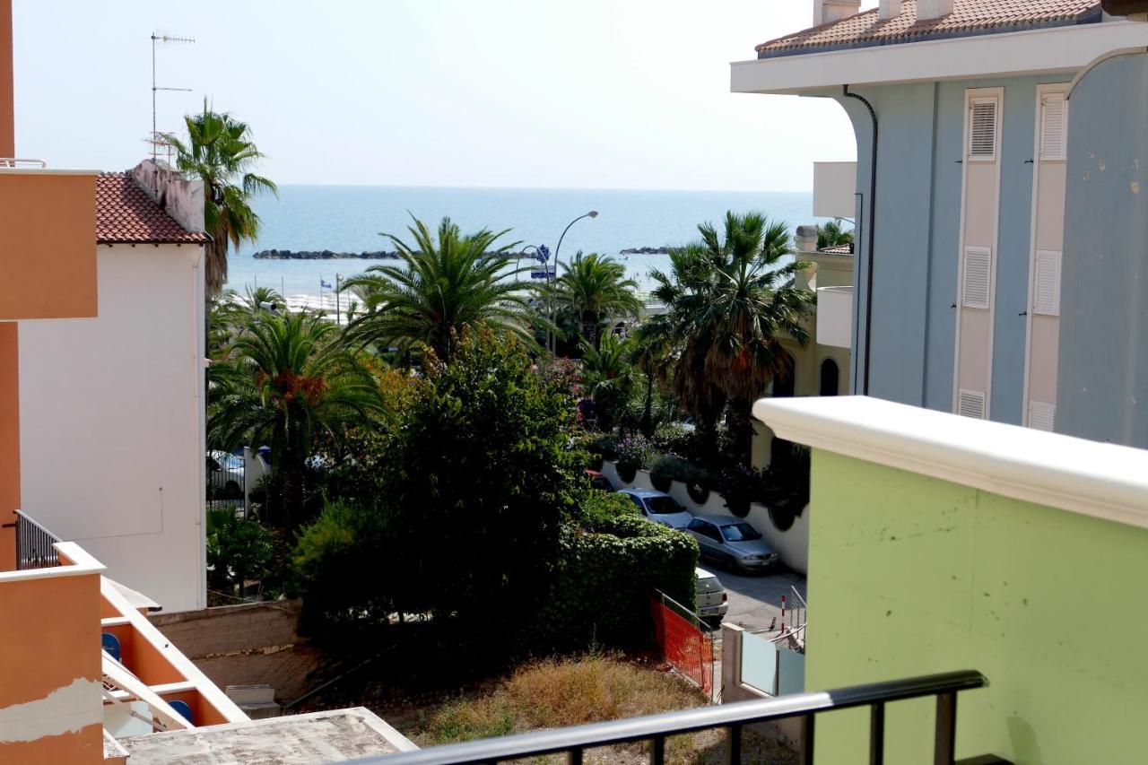 Hotel Désirée San Benedetto del Tronto Exterior foto